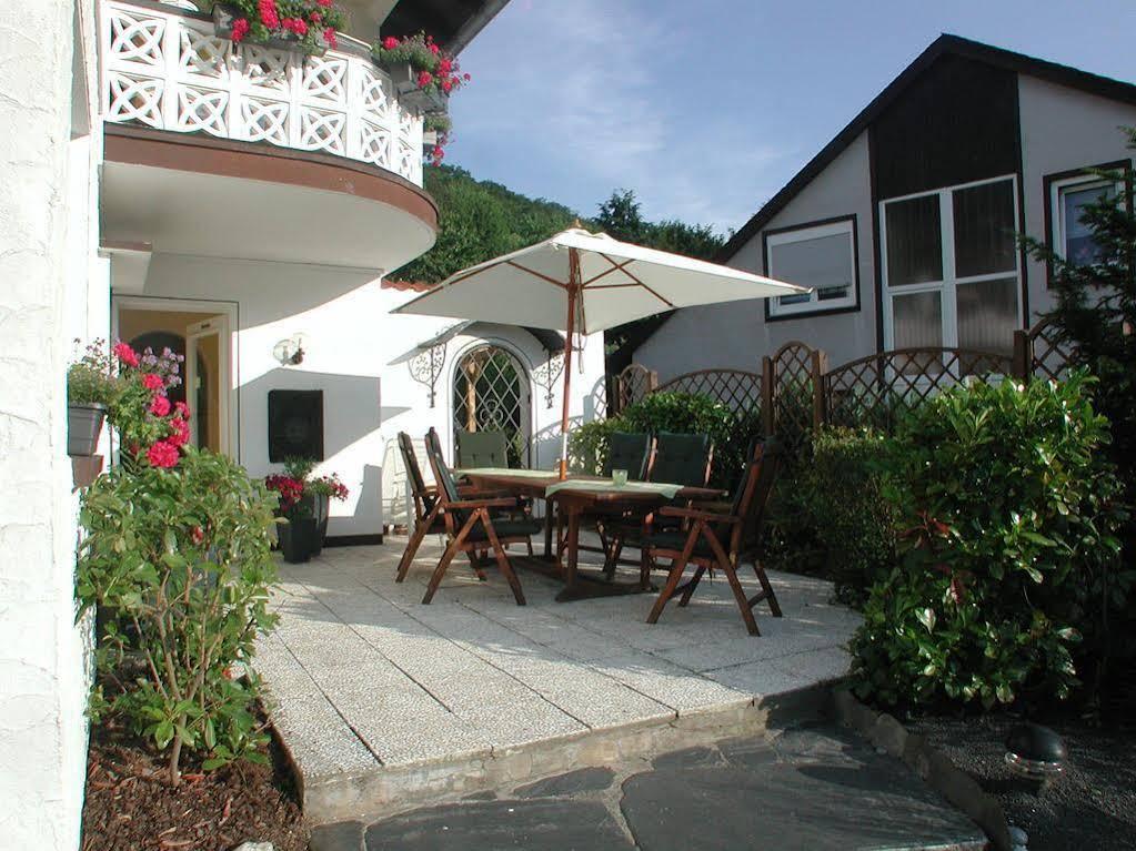 Haus Uebernachtenswert Cochem Mosel Екстер'єр фото