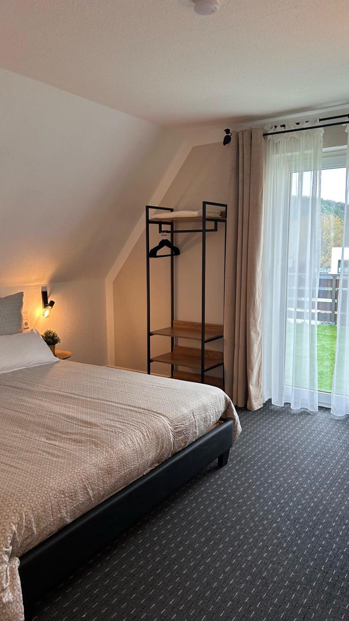 Haus Uebernachtenswert Cochem Mosel Екстер'єр фото