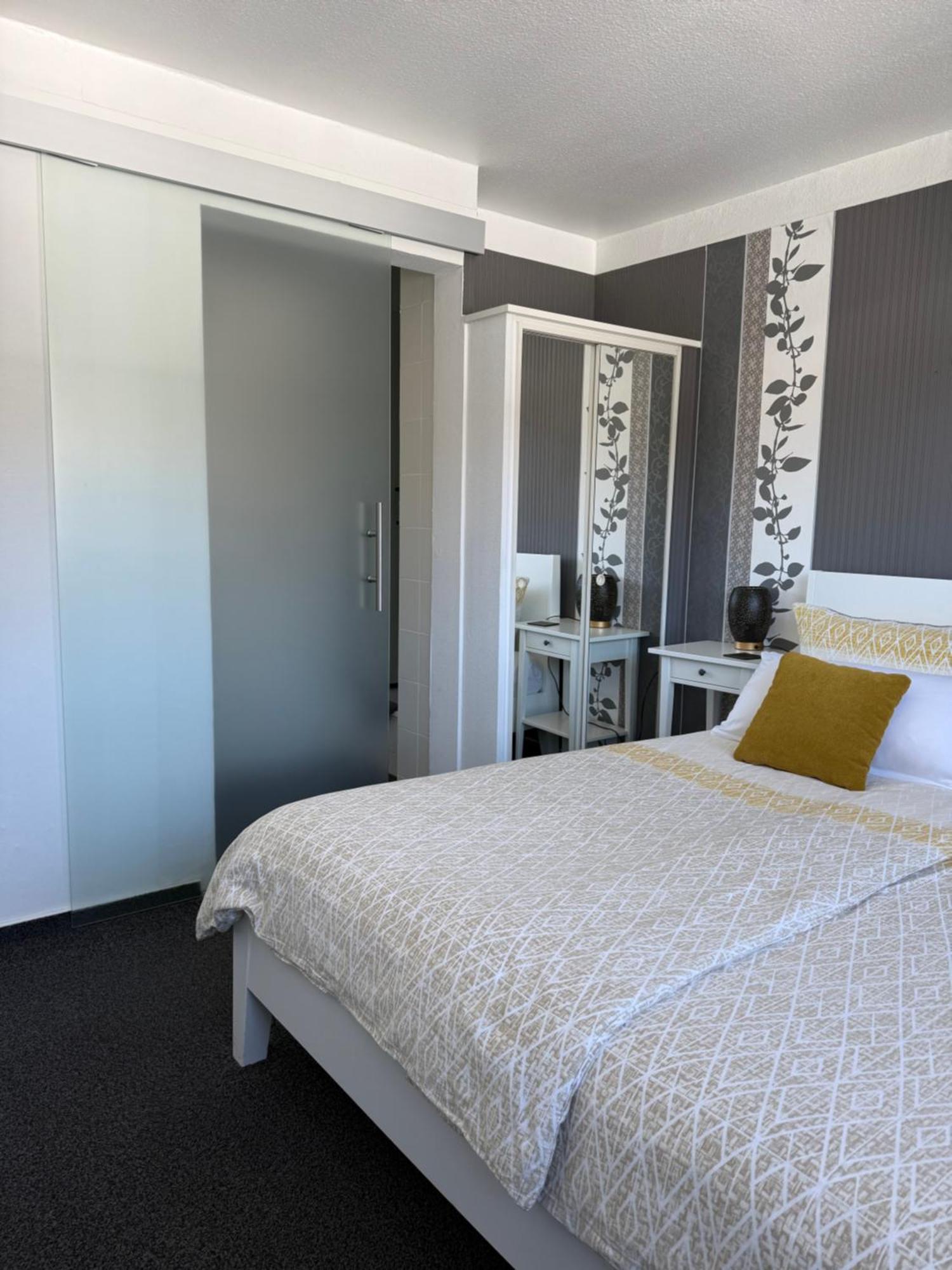 Haus Uebernachtenswert Cochem Mosel Екстер'єр фото