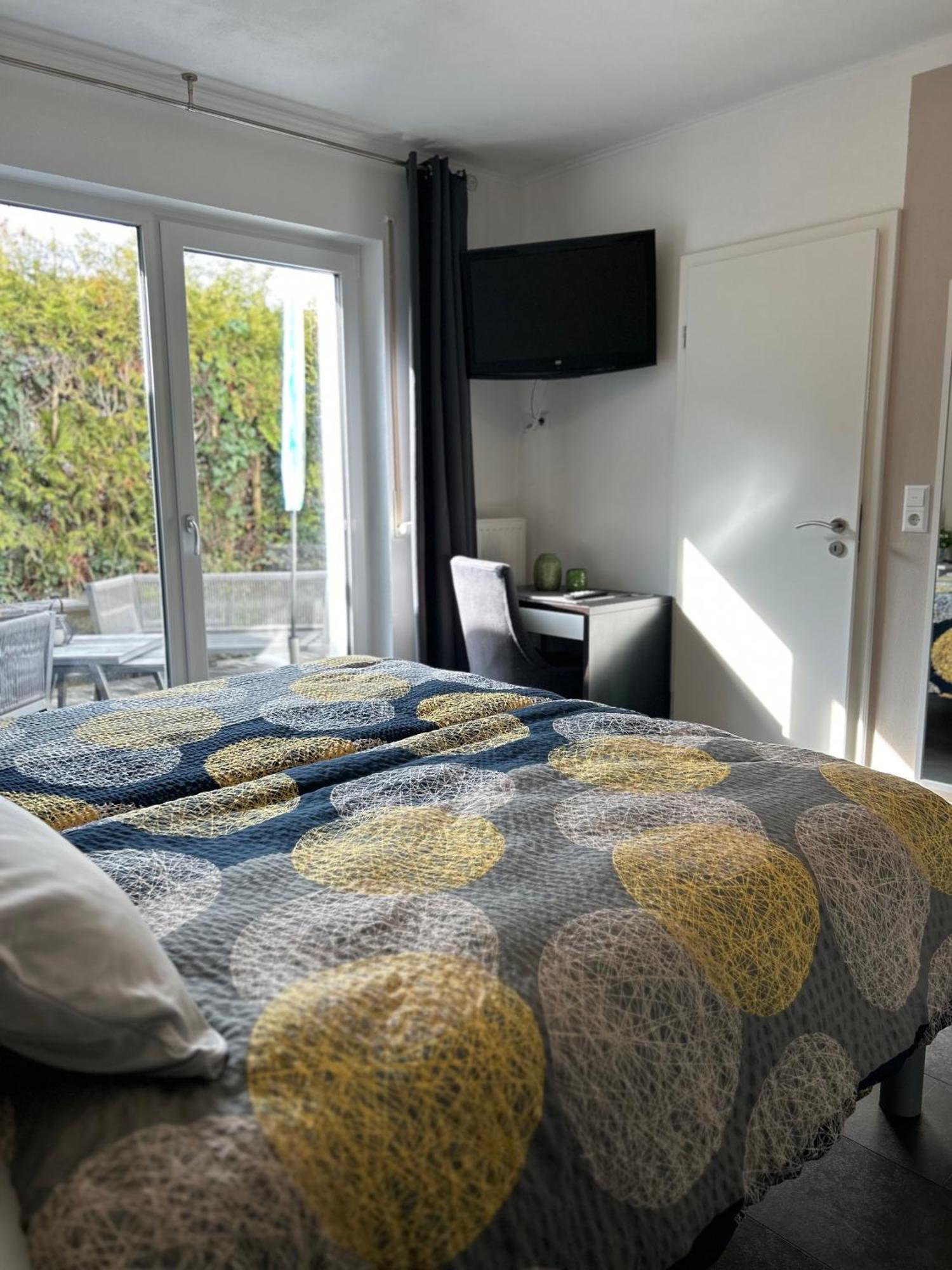 Haus Uebernachtenswert Cochem Mosel Екстер'єр фото