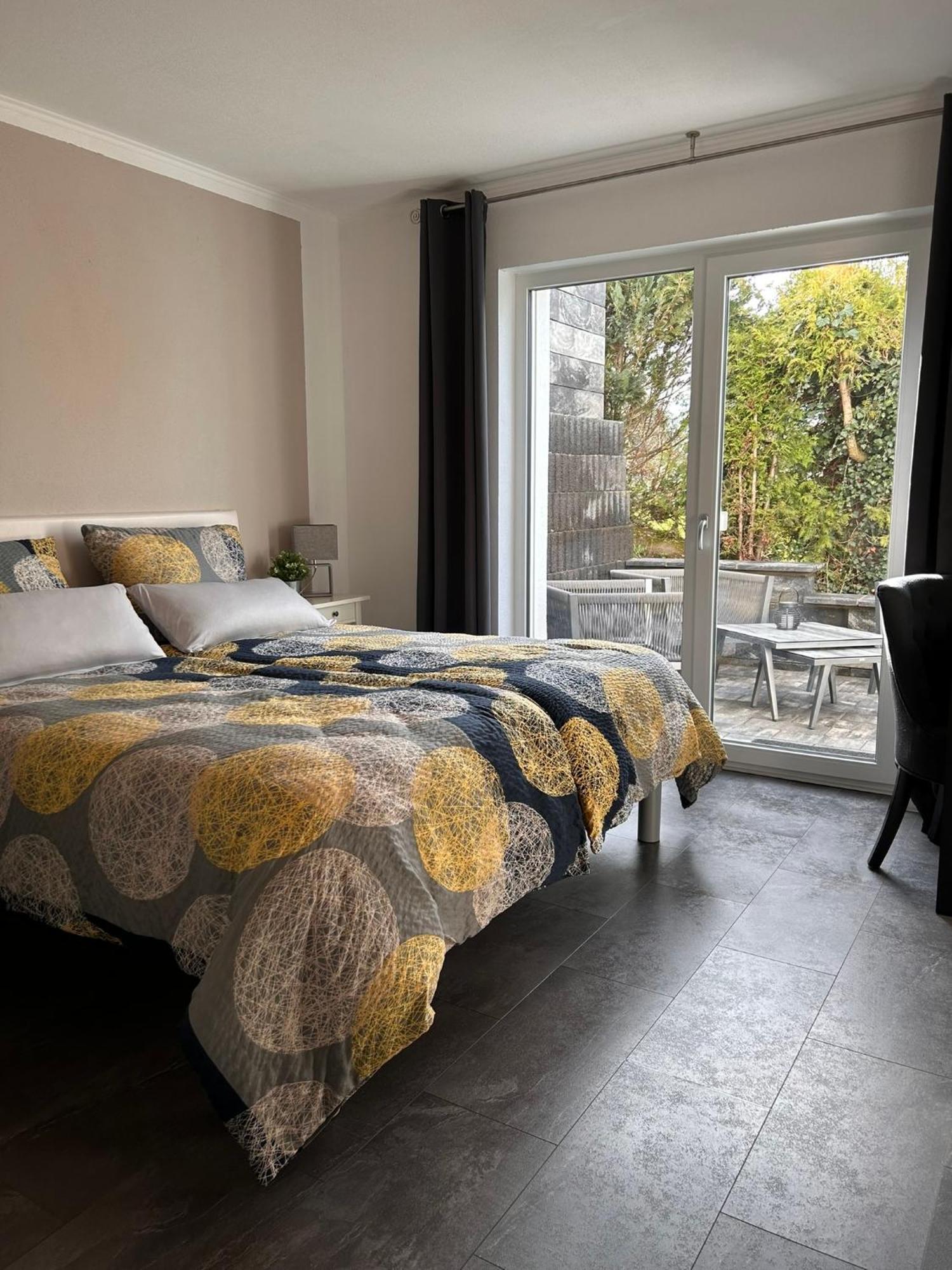 Haus Uebernachtenswert Cochem Mosel Екстер'єр фото