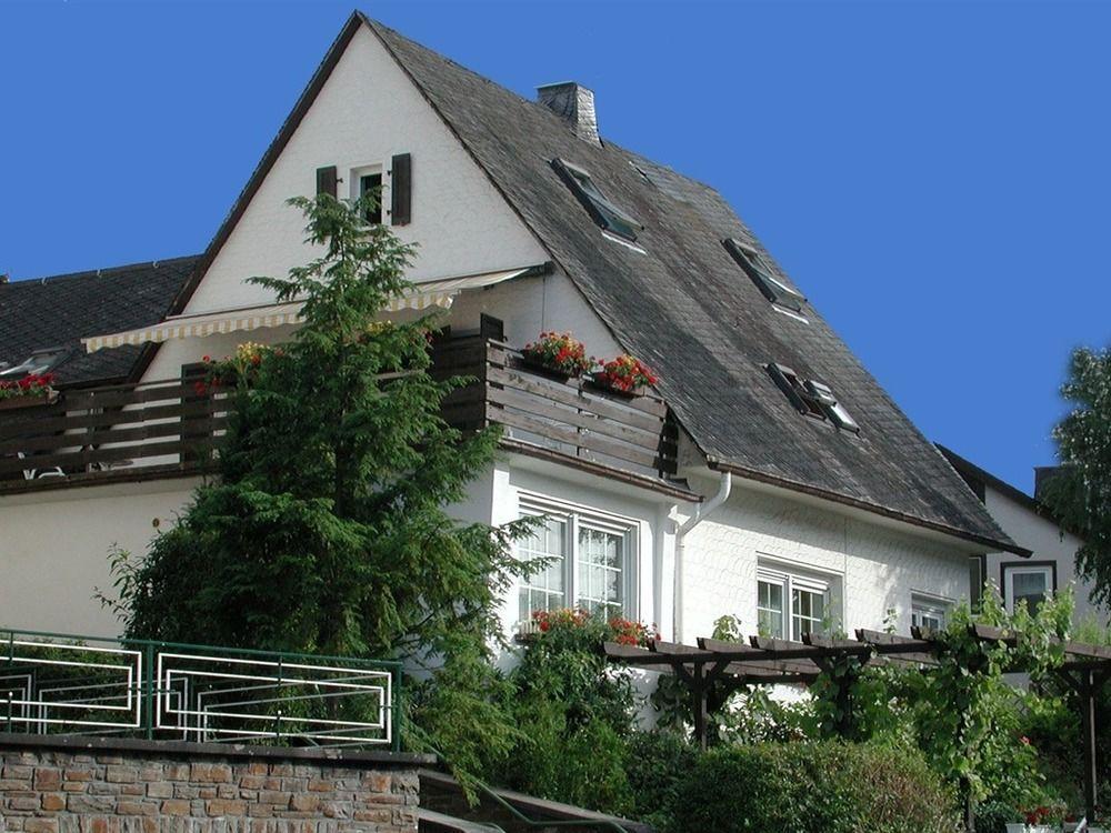 Haus Uebernachtenswert Cochem Mosel Екстер'єр фото