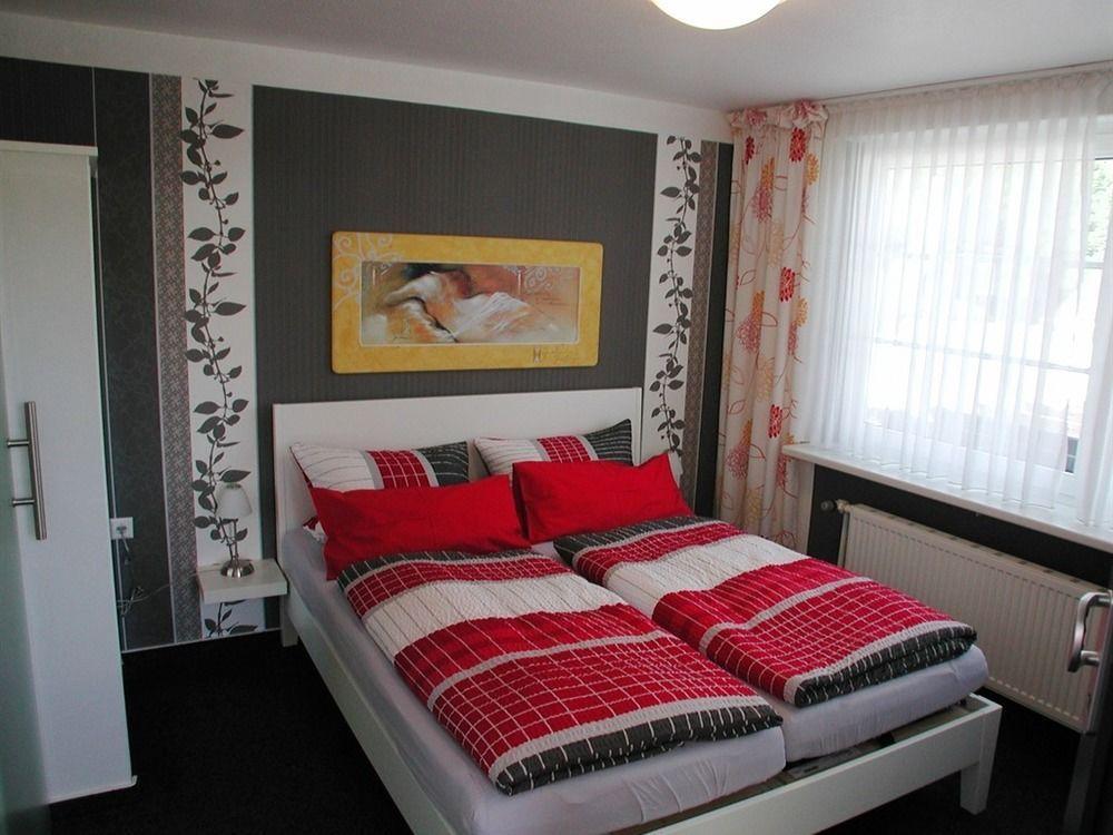 Haus Uebernachtenswert Cochem Mosel Екстер'єр фото